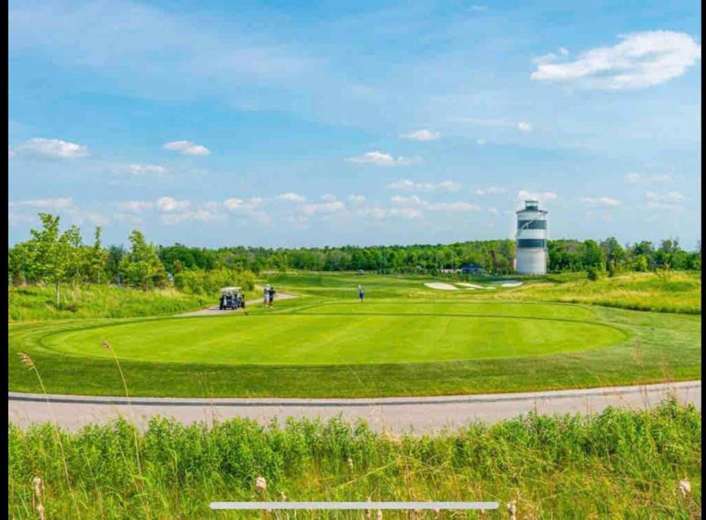 Aquarius 2 Bedroom Condo Friday Harbour Innisfil Zewnętrze zdjęcie